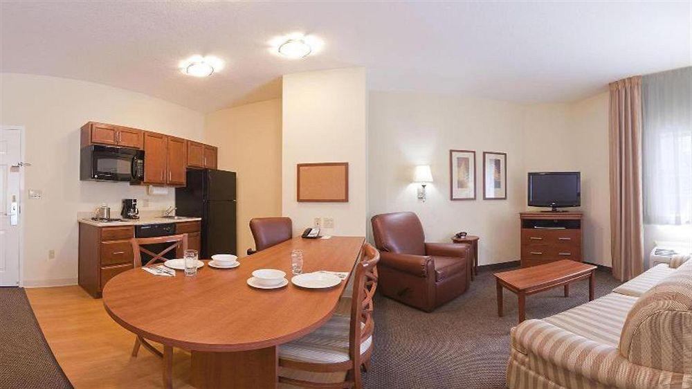 Candlewood Suites Fort Myers/Sanibel Gateway By Ihg Eksteriør bilde