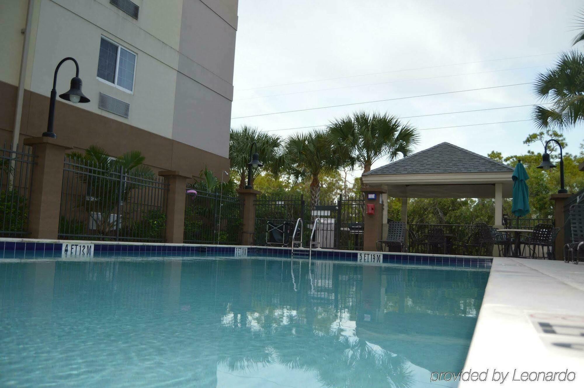 Candlewood Suites Fort Myers/Sanibel Gateway By Ihg Eksteriør bilde